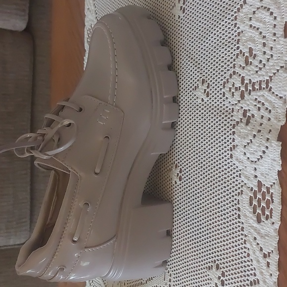 Just Fab Taupe Sofia Boat Lug Sole Loafer Sz 8.5 - Picture 9 of 16